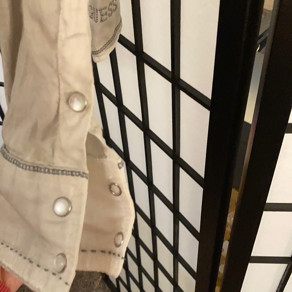 Guess button down top - Picture 4 of 6